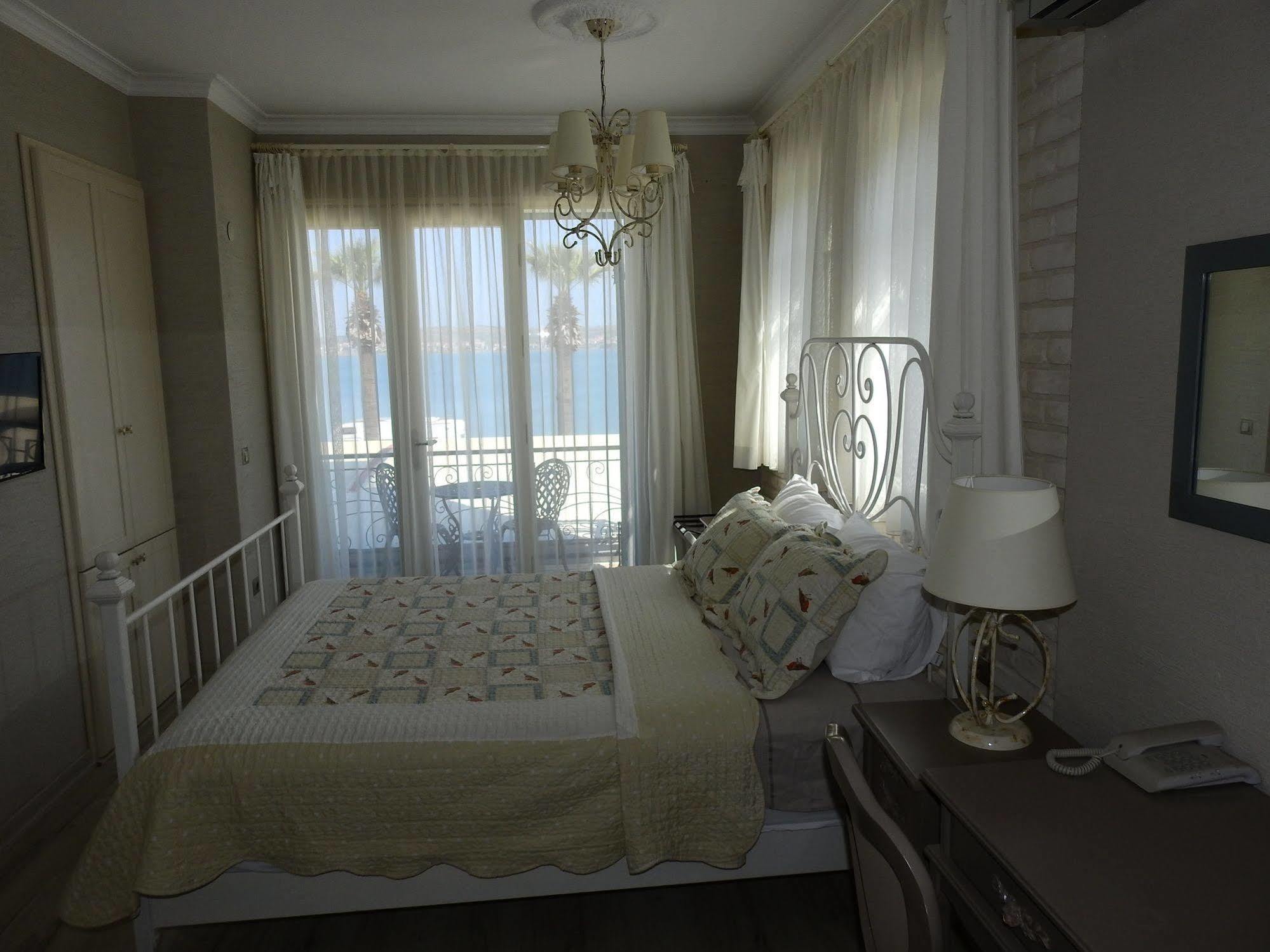 Karamela Hotel Ayvalik Exterior foto